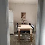 Διαμέρισμα Bjoerktorpet Och Soltorpet